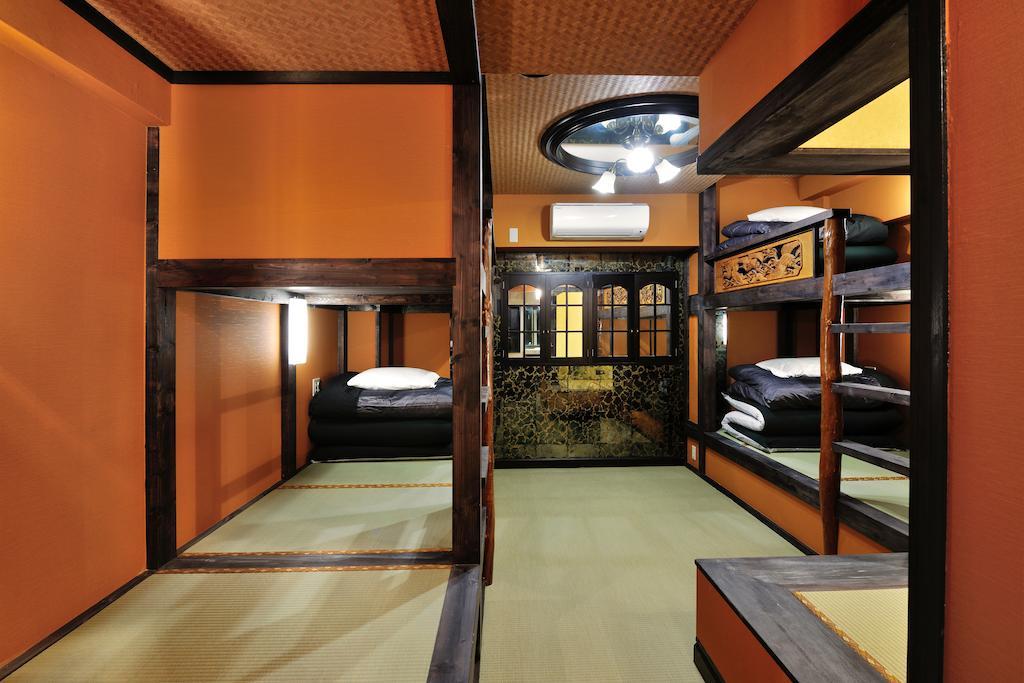 Khaosan World Asakusa Ryokan Токио Стая снимка